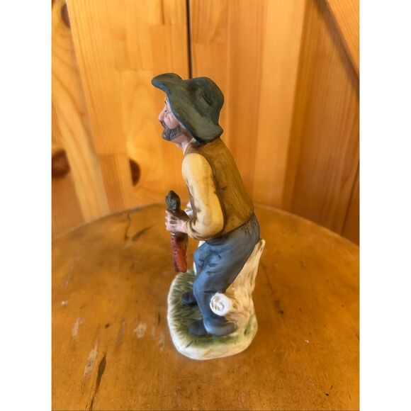 Porcelain Old Man Sitting on Tree Stump (5547) - Picture 2 of 6